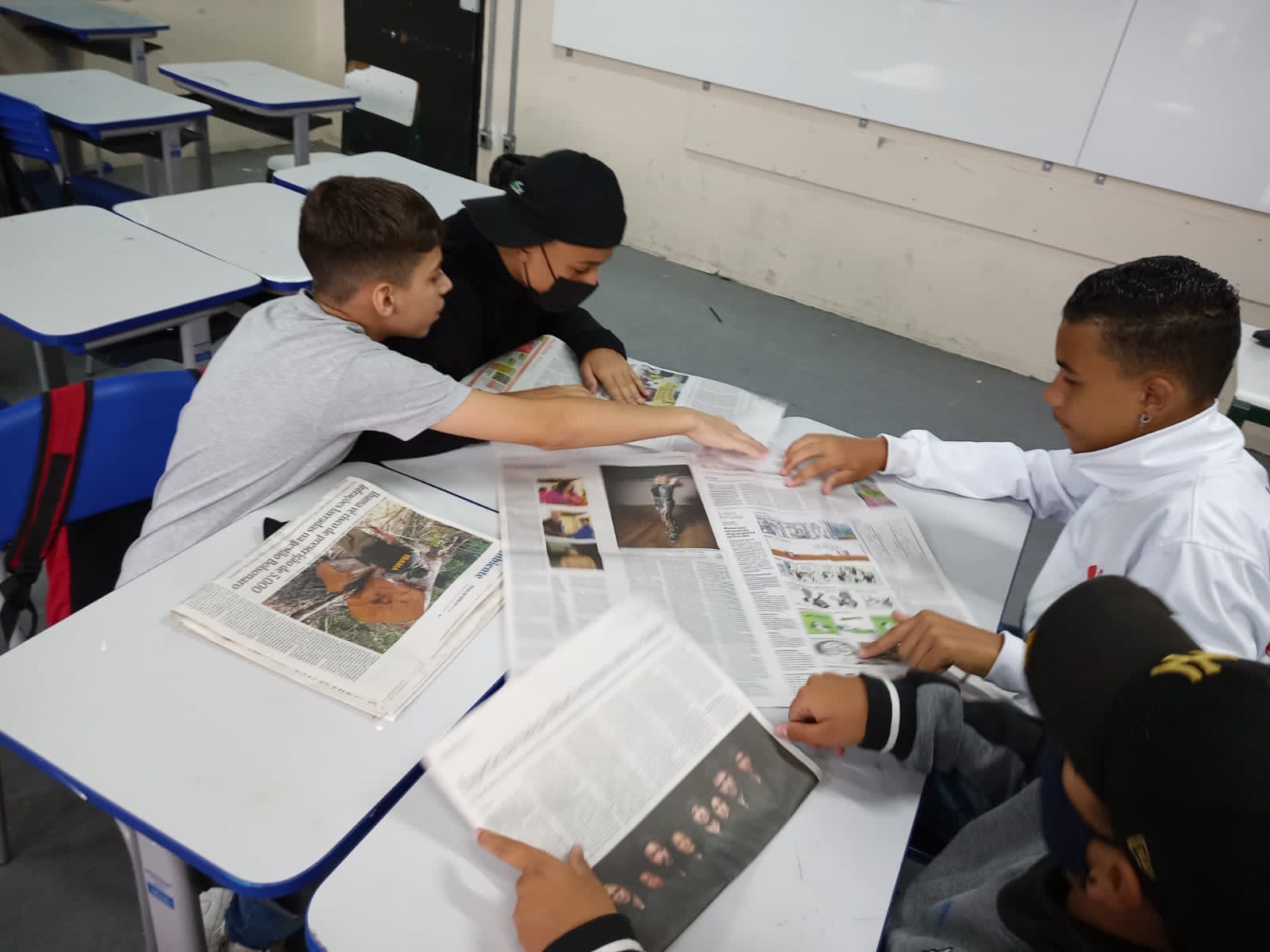 A generic square placeholder image with rounded corners in a figure.