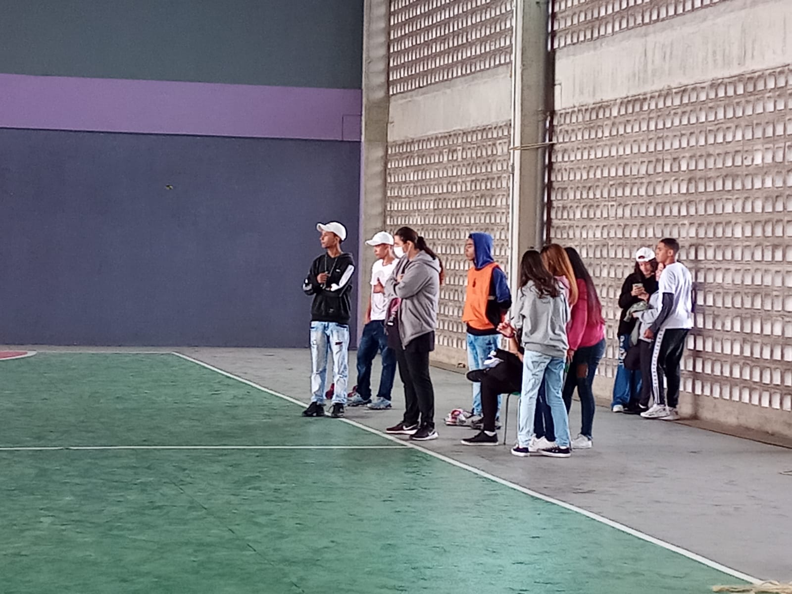 A generic square placeholder image with rounded corners in a figure.