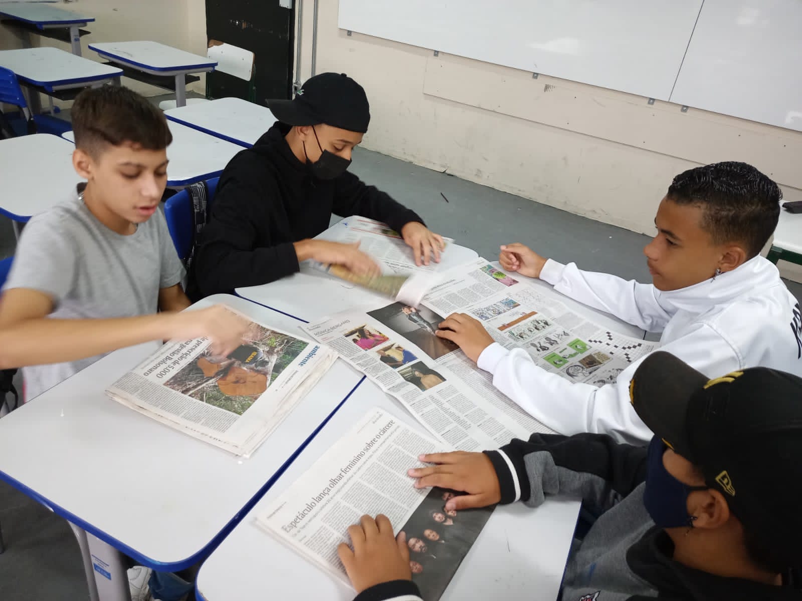 A generic square placeholder image with rounded corners in a figure.