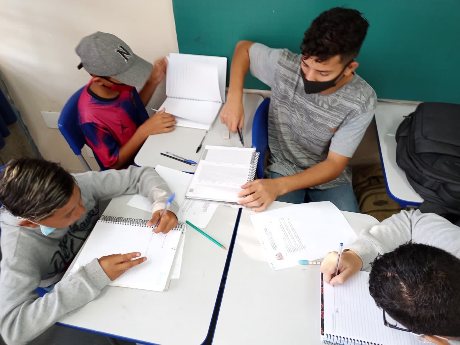 A generic square placeholder image with rounded corners in a figure.