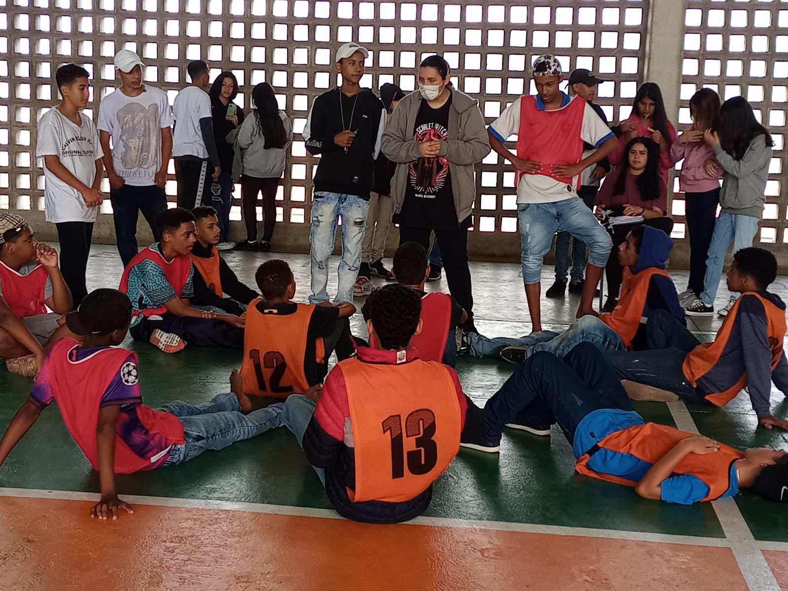 A generic square placeholder image with rounded corners in a figure.