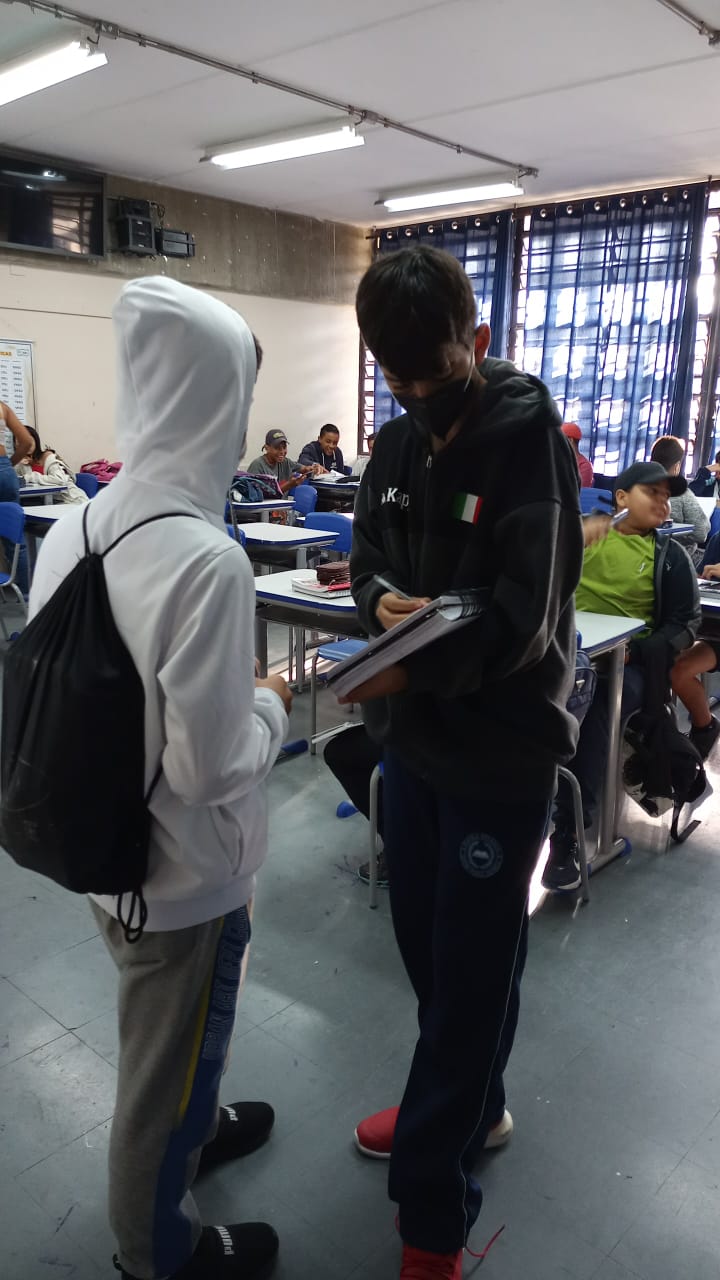 A generic square placeholder image with rounded corners in a figure.